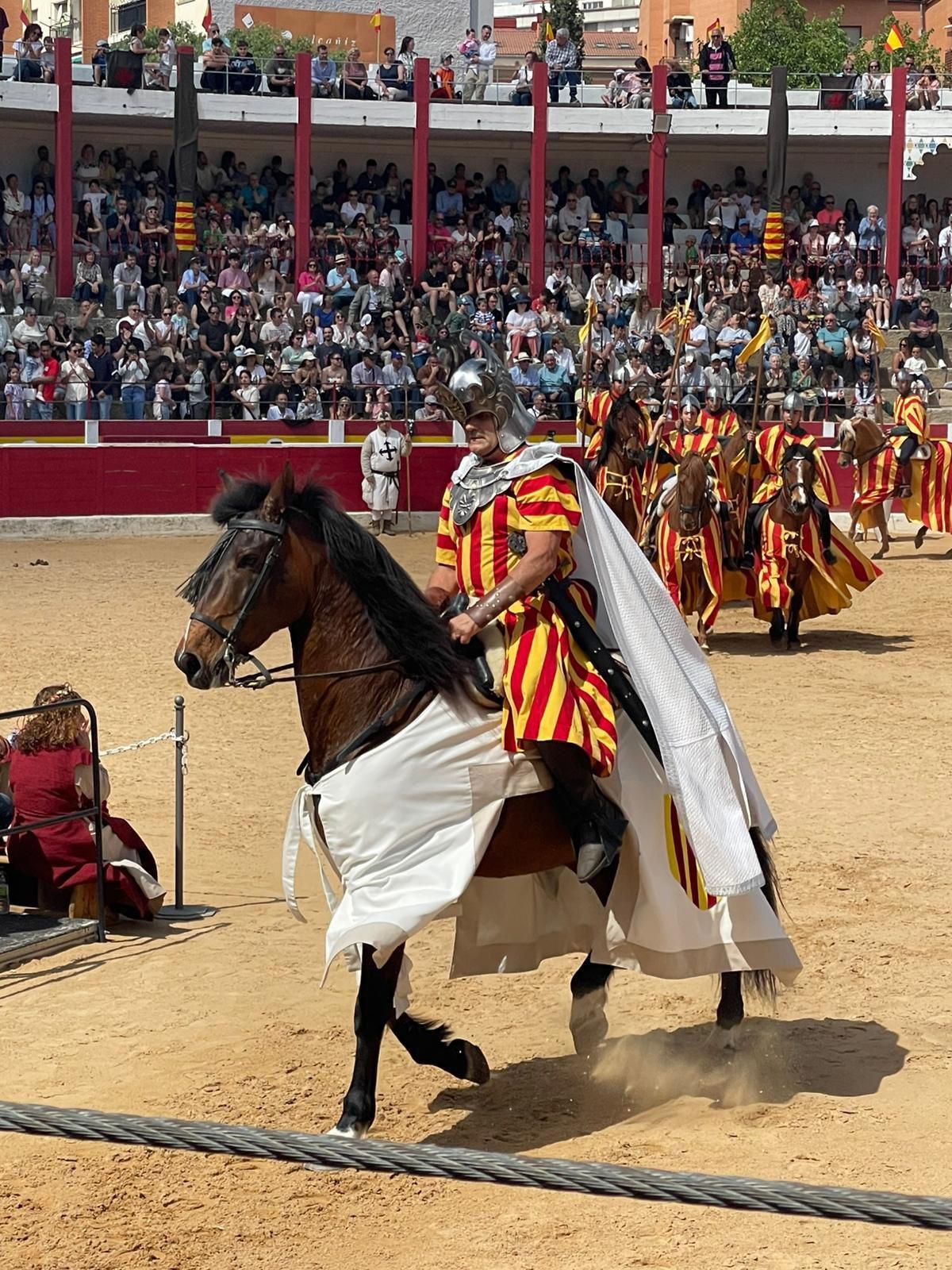 San Jorge ha derrotado de nuevo al dragón en Alcañiz.
