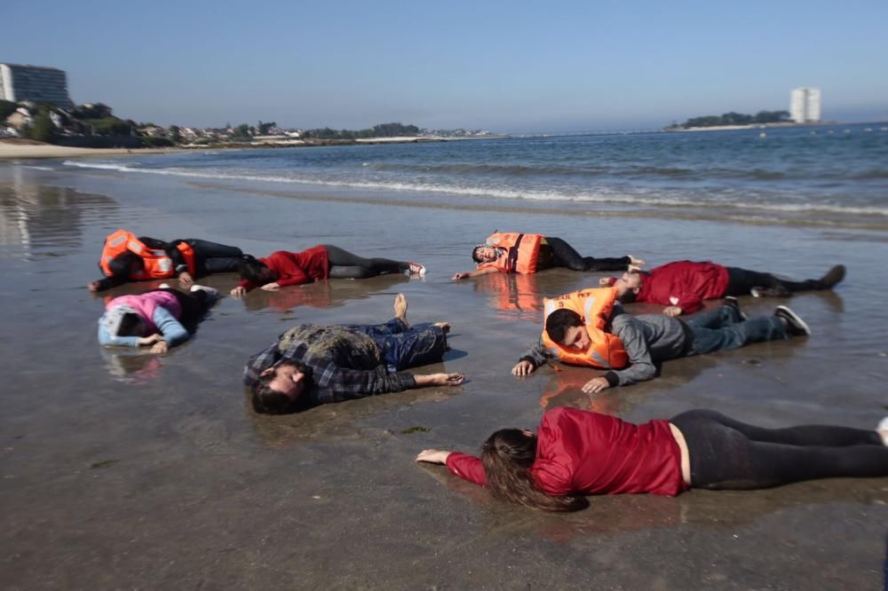 Simulacro de llegada de refugiados en Vigo // A.Irago