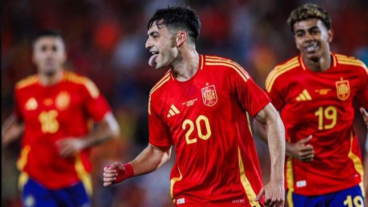 España golea a Irlanda del Norte con doblete de Pedri (5-1)