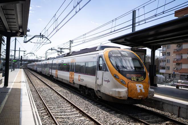 Un nuevo robo de cable provoca retrasos de más de una hora en la R2Nord y la R11 de Rodalies