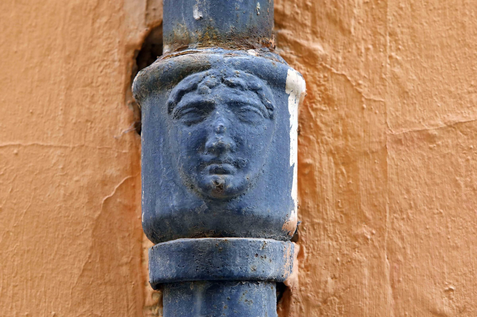 Descubre las "Caras del agua" en las fachadas del centro histórico de València