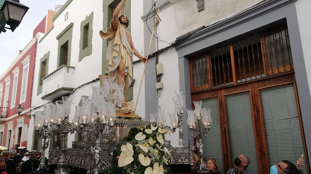 El Cristo resucitado sale en procesión en Las Palmas de Gran Canaria.