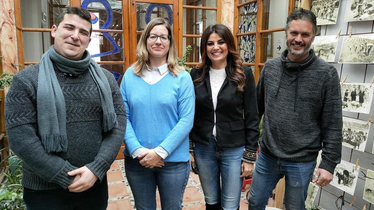 La delegada de  Turismo, Nuria Rodríguez, ha visitado Cuevas del Becerro junto a la alcaldesa, Ana María García Picón, y el concejal de Turismo, Carlos Lozano.