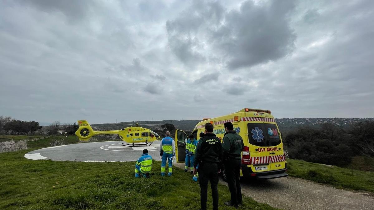 Grave una niña de 2 años al caer a una piscina en un chalé de Redueña.