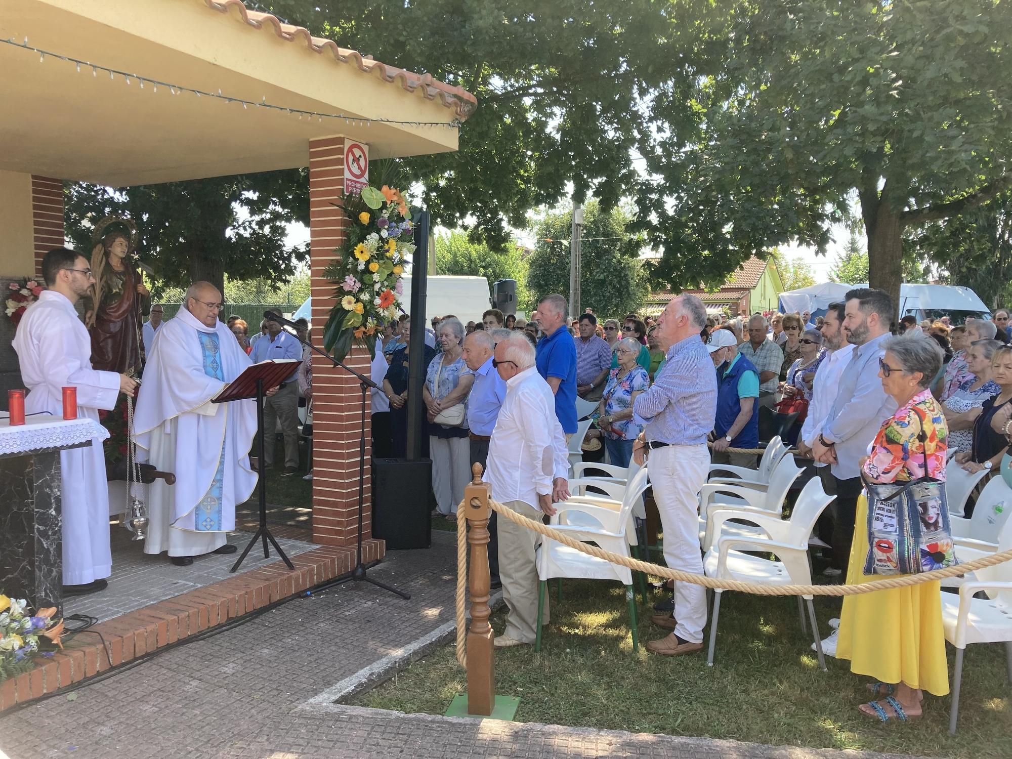 El Carbayu celebra su misa y su tradicional procesión que concluye con sorpresa: se presenta el nuevo himno en honor de Nuestra Señora del Buen Suceso