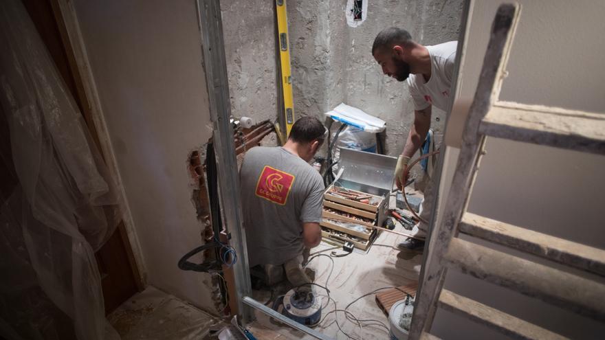 DeServicio, la plataforma que enfrenta la desaparición de oficios en Galicia: «Es muy difícil dar con un profesional porque están todos desbordados»