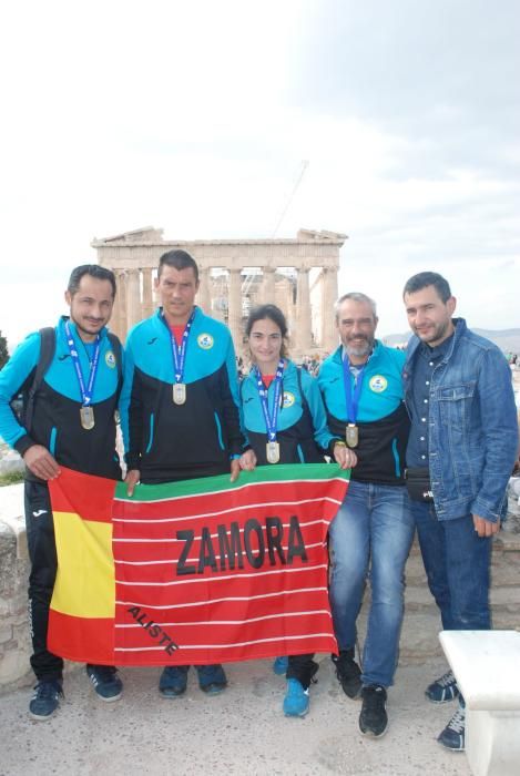 Los alistanos en la maratón de Atenas.