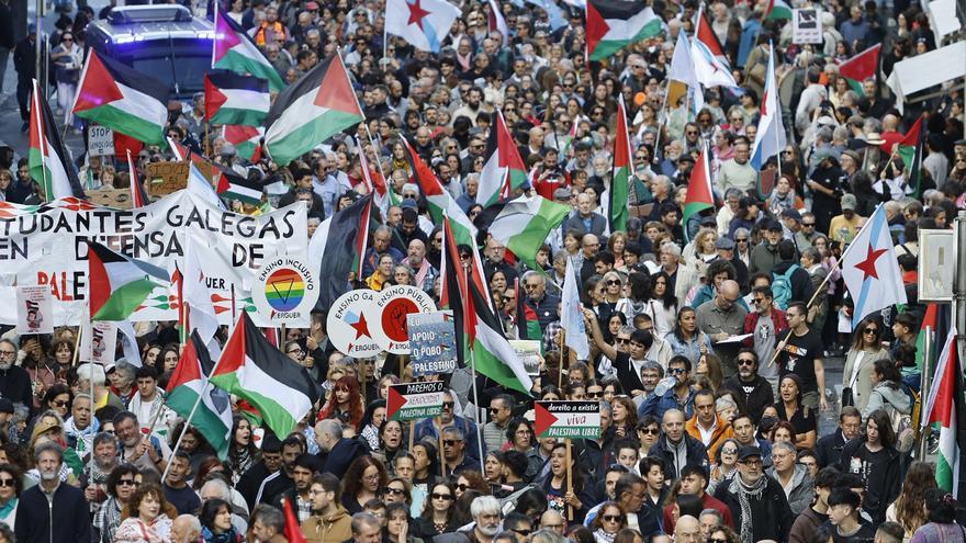 Santiago se vuelca con Palestina en una manifestación multitudinaria