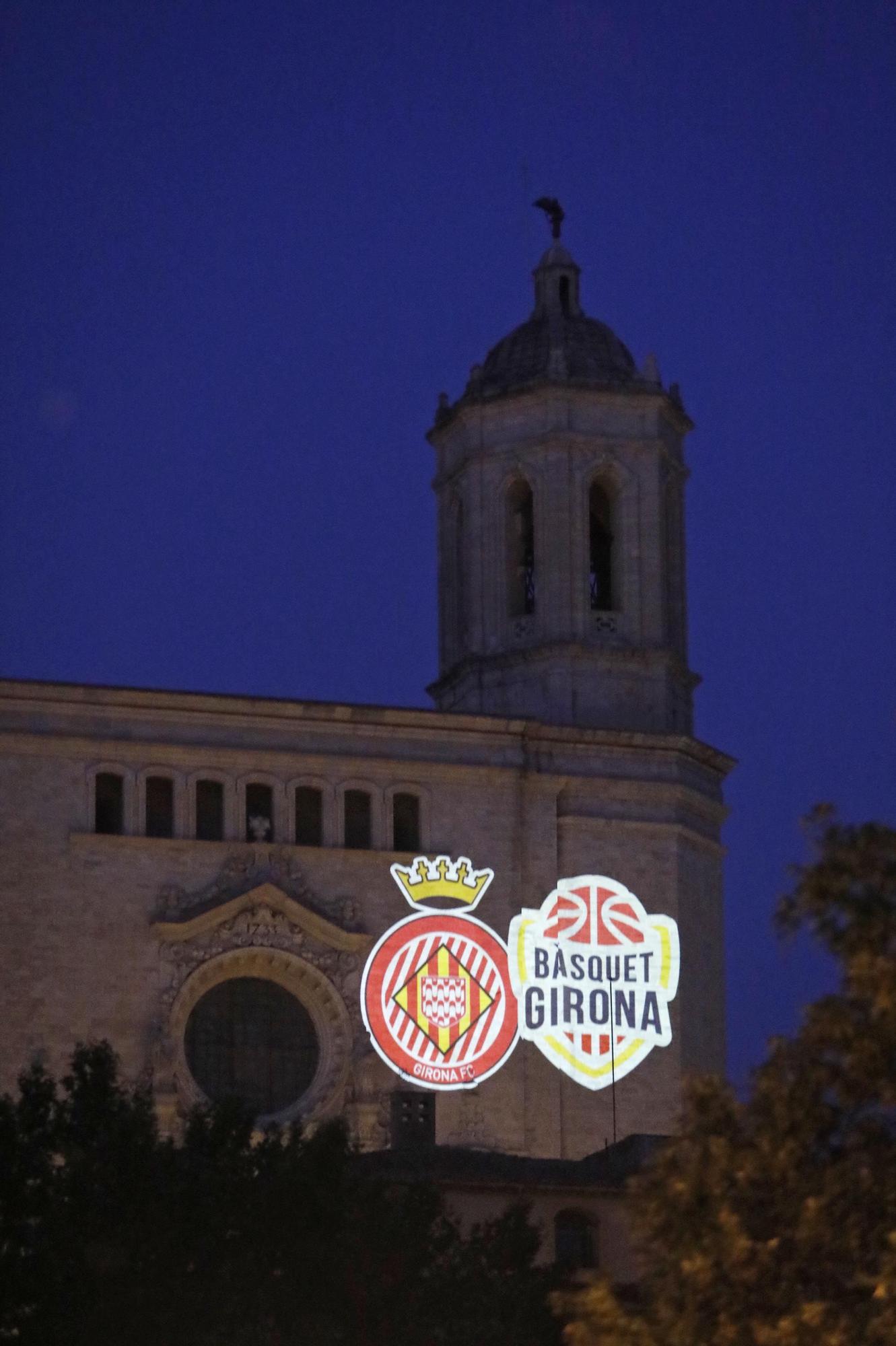 Els escuts del Girona i el Bàsquet Girona llueixen a la catedral