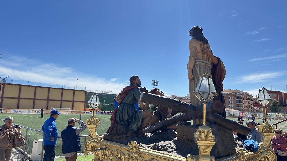 La imagen del Santo Expolio en el campo de deportes de Venecia.