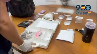 Arrestado en Alicante un vendedor de drogas que llevaba un muestrario en un carrito