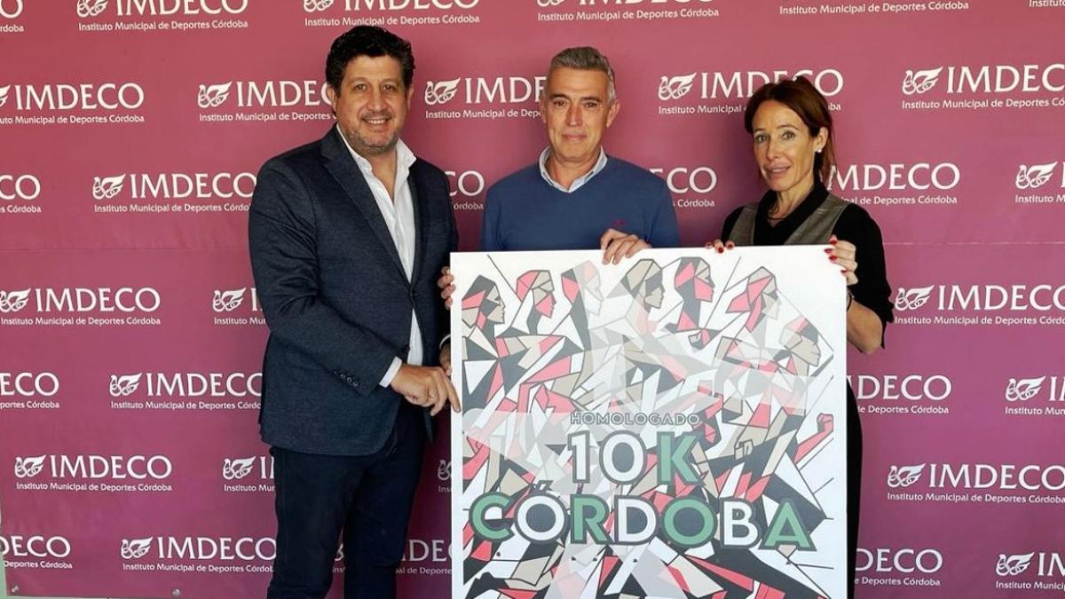 Sebastián del Rey, Antonio Romero y Marián Aguilar, en la presentación de la CP Los Califas.