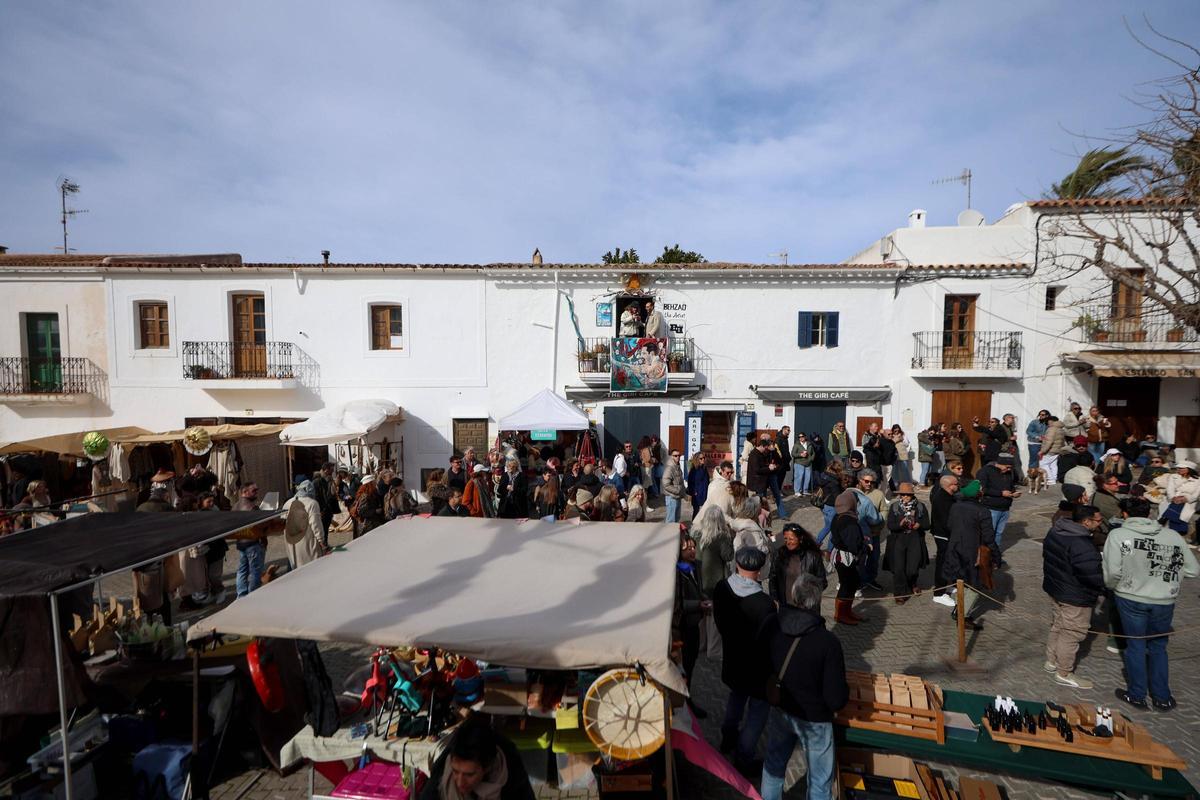 Un recorrido de domingo por el mercadillo de Sant Joan