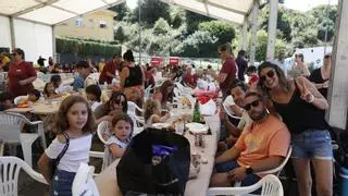 Llaranes se siente a la mesa para despedir sus fiestas: "Este es el mejor barrio del mundo"