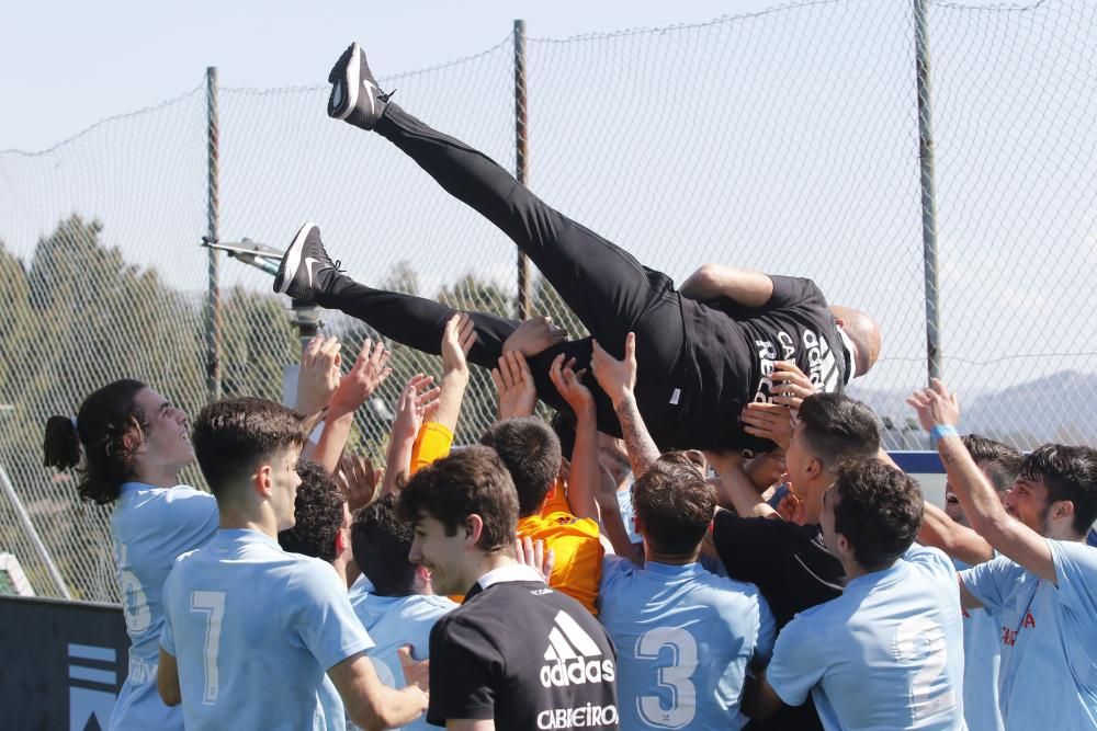 El equipo celeste se proclama campeón de liga tras golear al Pontevedra.