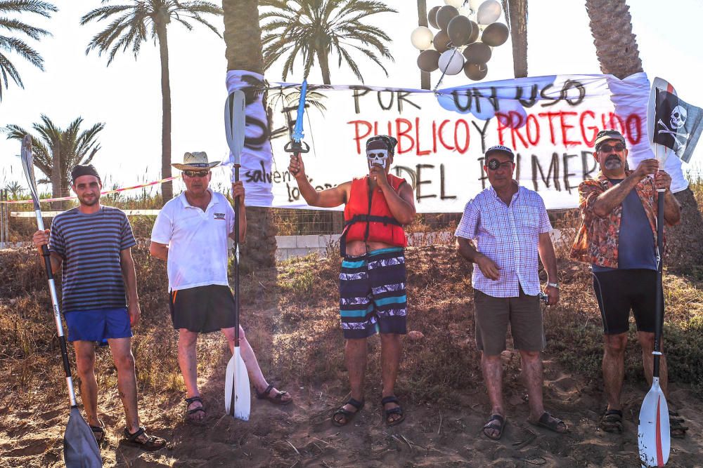 Protesta contra el muro de Ferrís en Torrevieja