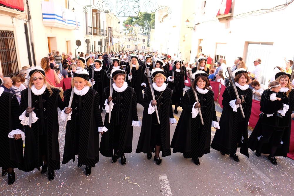 Desaparecida hace décadas. La comparsa mora, ausente en el último siglo, regresó por un día con el jefe de los «Moro Vells» al mando