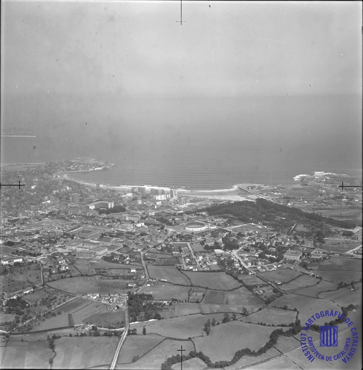 Un vuelo al pasado: así era Asturias, desde el aire, en 1962