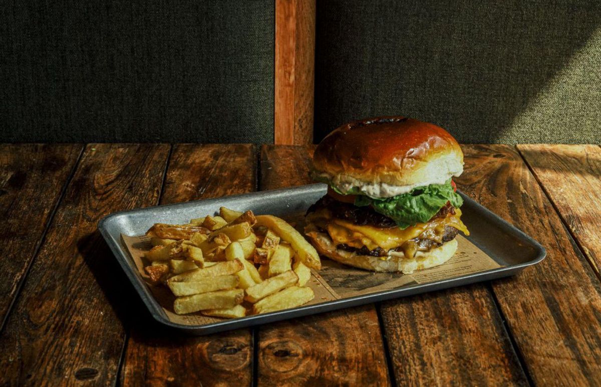 La hamburguesa forma parte de una carta con especialidades de todo tipo, incluso veganas. |  FOTOS: ROTO