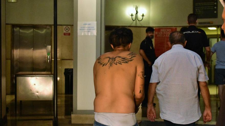 Detenido por pegar una brutal paliza a su mujer en Palma ante su hijo de dos años