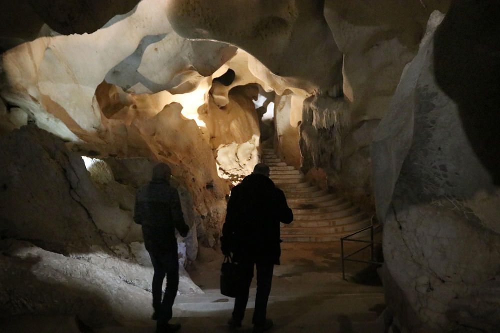 La familia propietaria de la Cueva del Tesoro reclama que un arqueólogo se haga cargo de la dirección del monumento