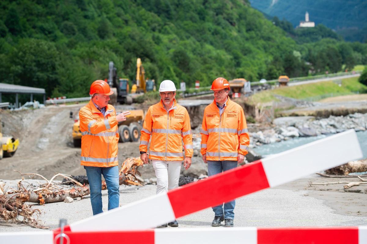 En Lostallo, en el sur de Suiza, los corrimientos de tierra han causado daños en la construcción de una nueva autopista.