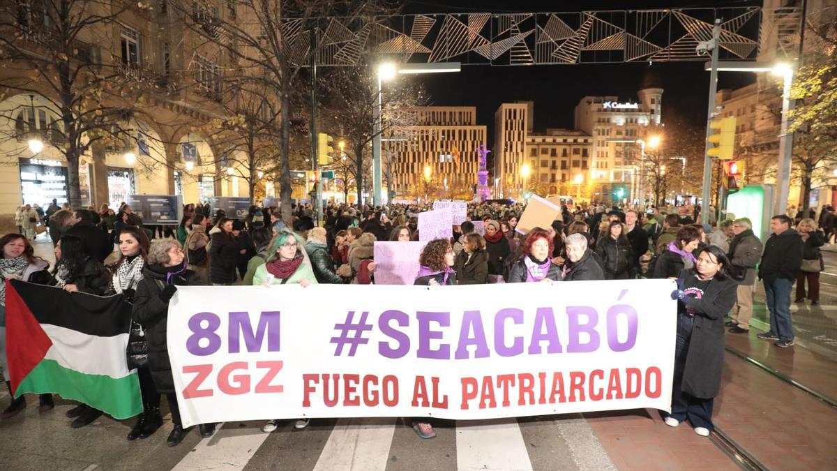 En imágenes | Así ha sido la manifestación del 25-N en el centro de Zaragoza