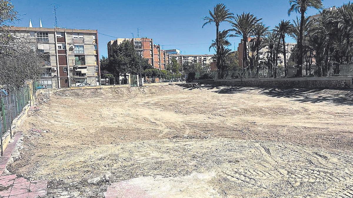 El solar en el que se ubicaba la guardería de La Paz tras los trabajos de limpieza.
