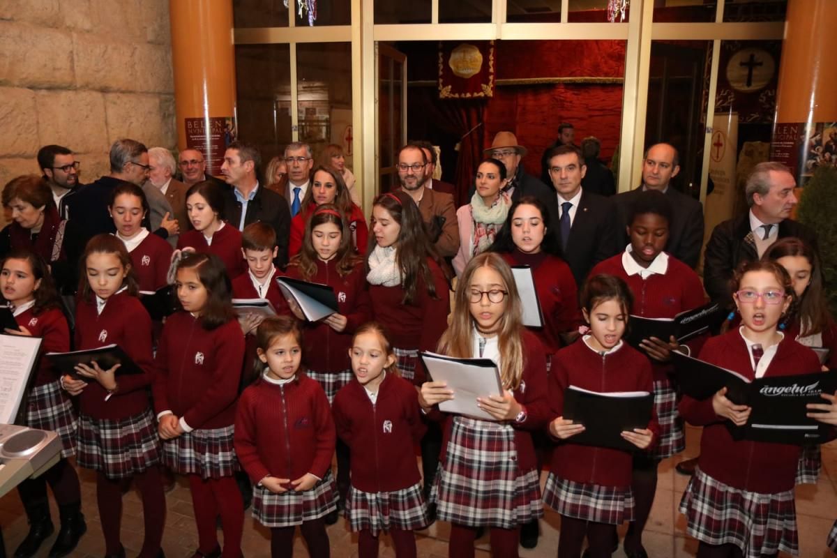 La luz de la navidad ya ilumina el centro