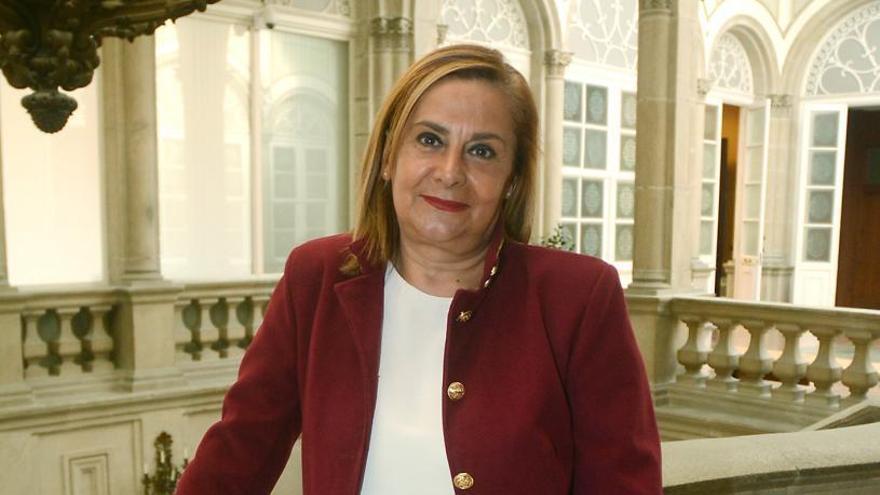 La presidenta de la Diputación anuncia que trabajará para que Susana Díaz sea secretaria general de los socialistas