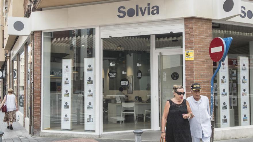 La Solvia Store que la antigua filial del Banco Sabadell tiene en el centro de Alicante.