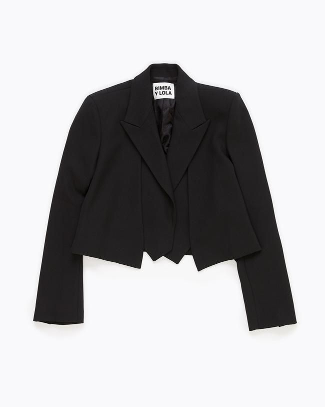Blazer corta negra, de Bimba y Lola