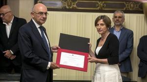 El director de la Oficina Antifrau, Miguel Ángel Gimeno, y la presidenta del Parlament, Carme Forcadell.