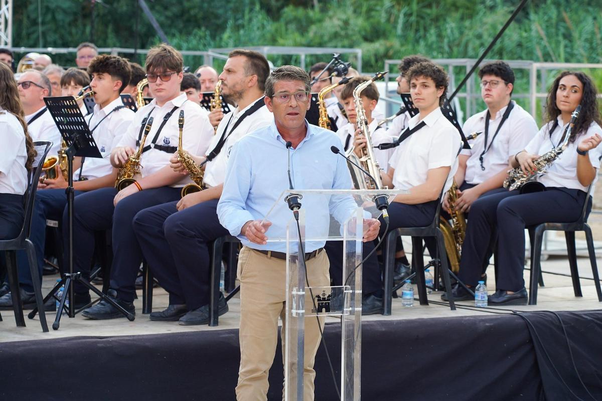 Así fue el histórico homenaje al maestro Ferrero con más de 300 músicos en Ontinyent Así fue el histórico homenaje al maestro Ferrero con más de 300 músicos en Ontinyent
