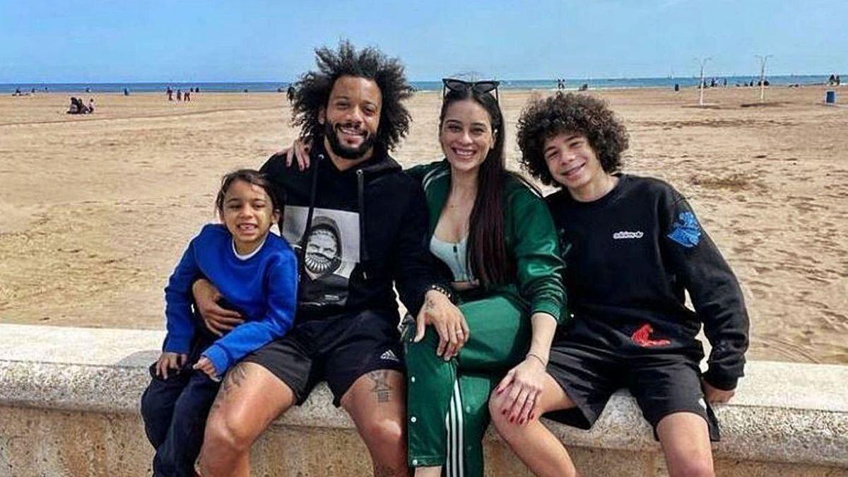 Marcelo y su familia en la playa de la Malva-rosa