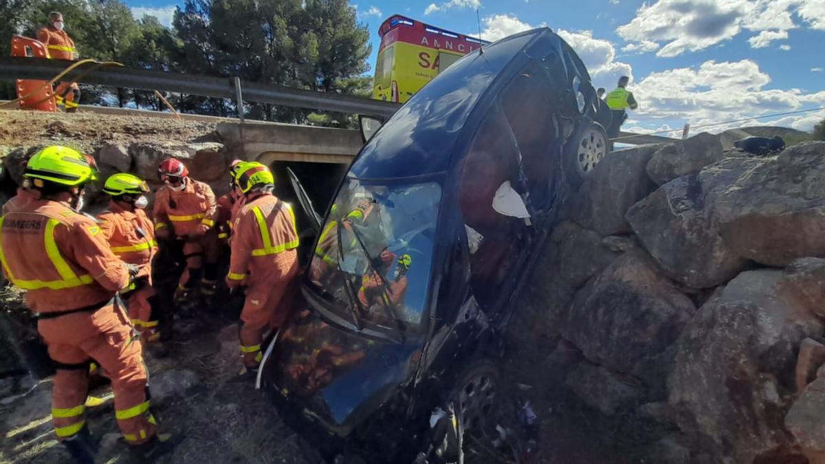 Una imagen del estado del coche siniestrado.