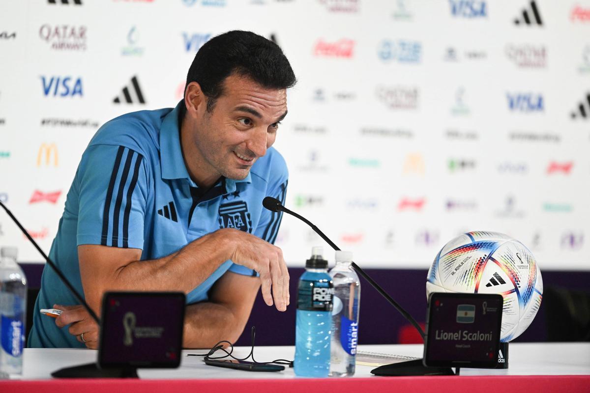 Lionel Scaloni, seleccionador de Argentina, en rueda de prensa en el Mundial de Catar