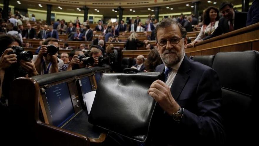 Rajoy alerta contra un gobierno «radical» en un discurso de trámite