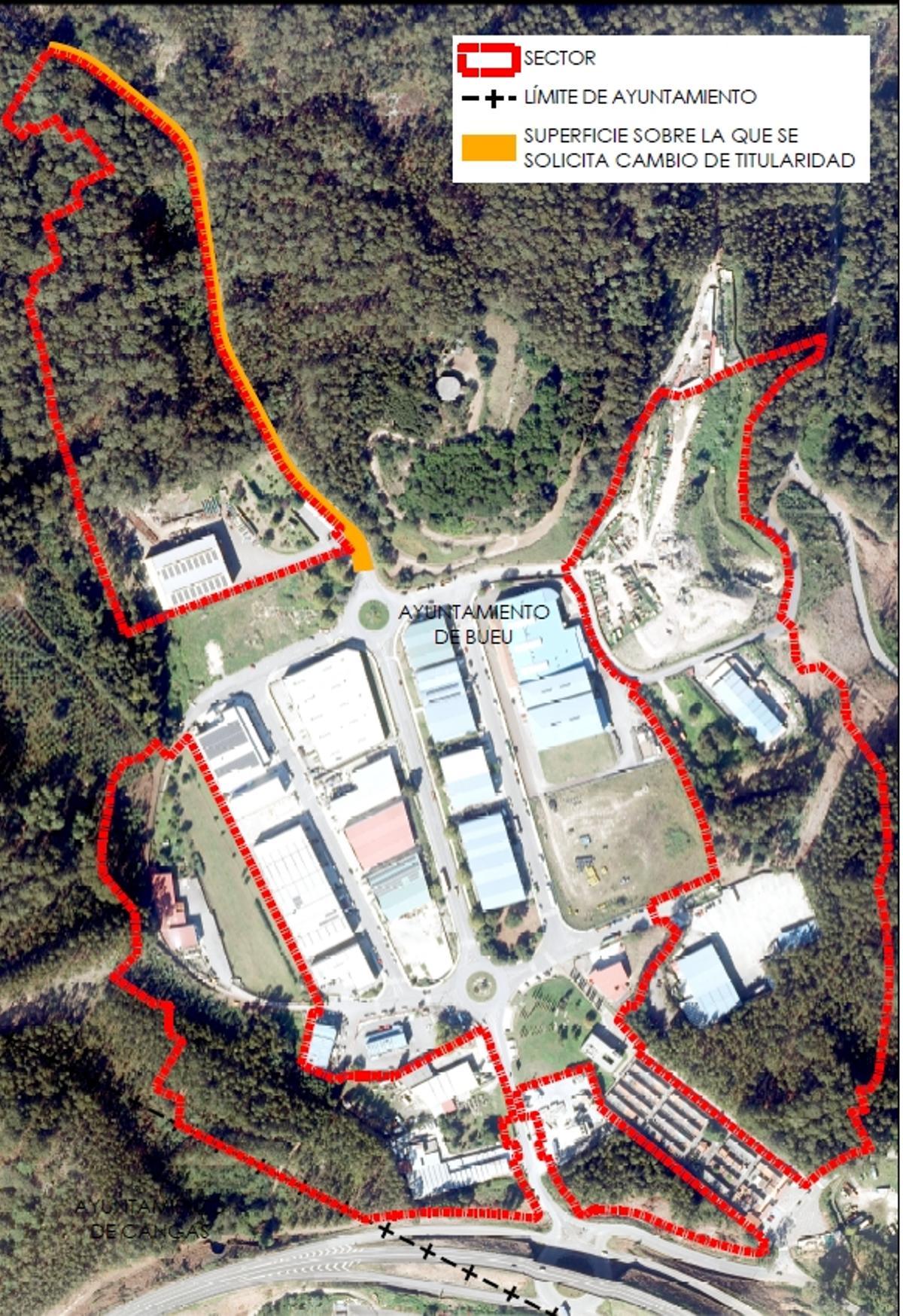 Plano con las tres zonas de ampliación de Castiñeiras en rojo y en naranja el tramo de la EP-1301 que se solicita transferir al Concello.
