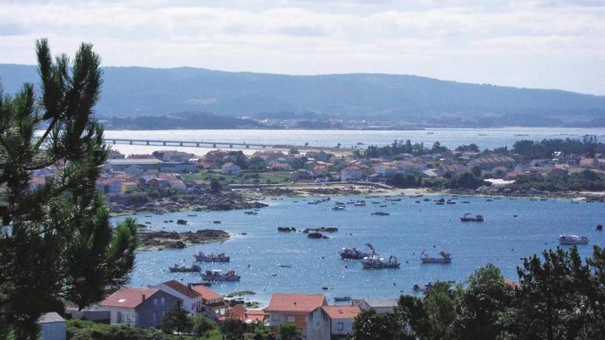 Vista aérea de la Illa de Arousa, la isla más grande y poblada de la comunidad gallega