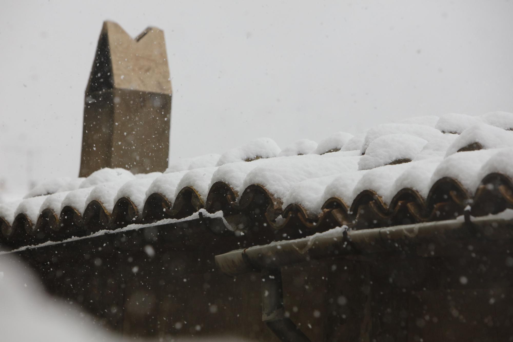 Malerisches Mallorca: Valldemossa im Schnee