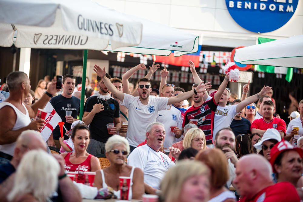 La afición inglesa vibra en Benidorm