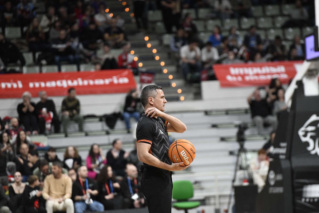 Todas las imágenes del partido del UCAM Murcia contra el Bàsquet Girona