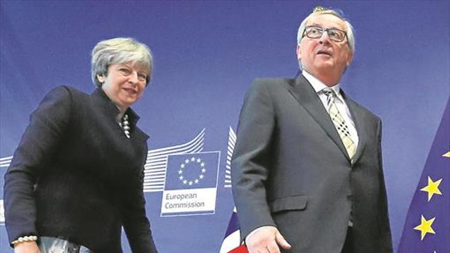 La cita clave de May y Juncker no consigue desatascar el ‘brexit’