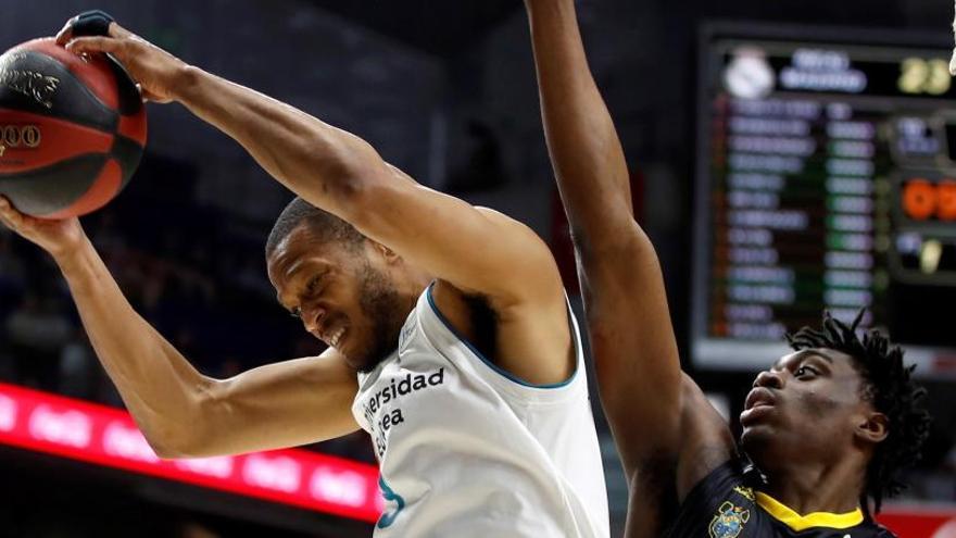 Anthony Randolph y Tai Odiase, en una acción del partido.