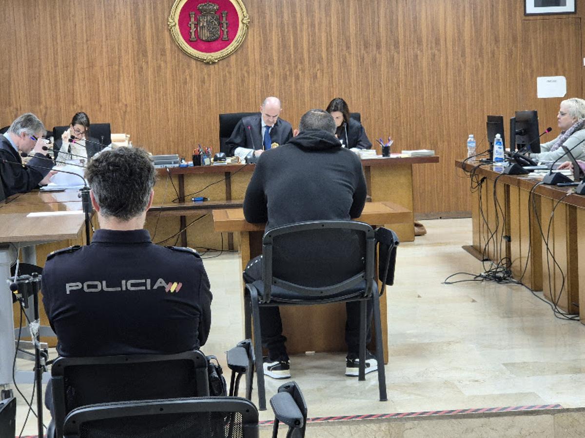 El violador de una discapacitada en Palma durante el juicio en la Audiencia de Palma.