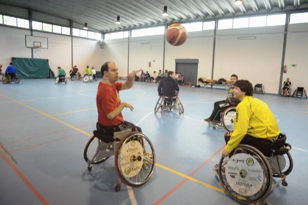 Estrenándose en el baloncesto en silla de ruedas