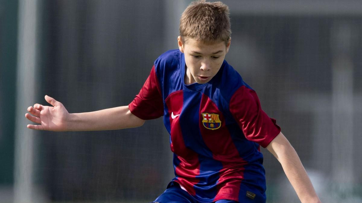 Milosz Zuk juega de lateral en el Infantil A