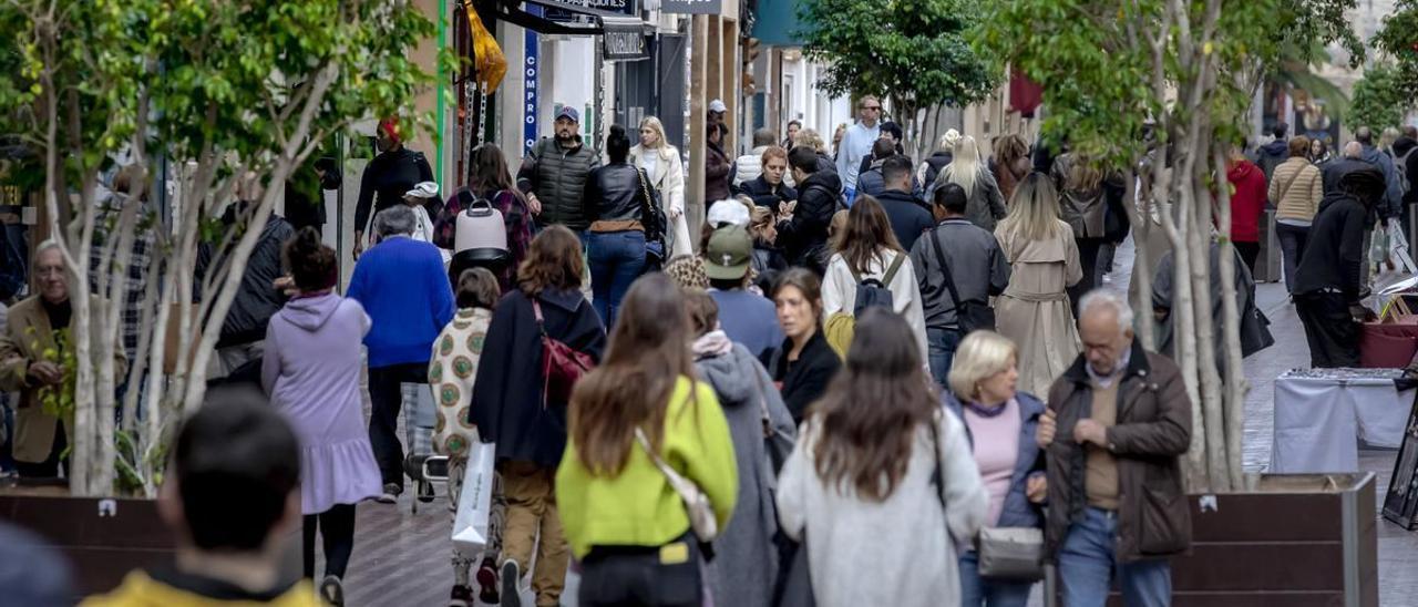 Más de la mitad de los ciudadanos de Baleares considera que la mujer tiene más dificultades que el hombre para acceder al mercado laboral.