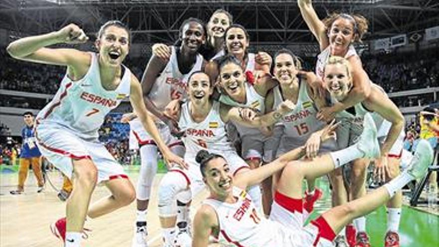 Las chicas aseguran la plata ante Serbia